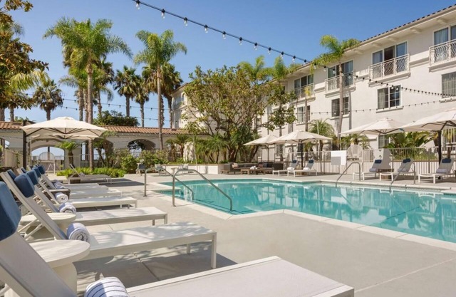 Comfort & Relaxation! Pool, Parking, Pets Allowed! Steps from the Beach