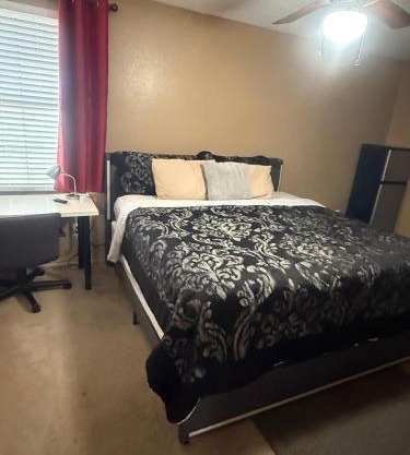 Comfort Stays Relax in a Cozy Queen Bedroom