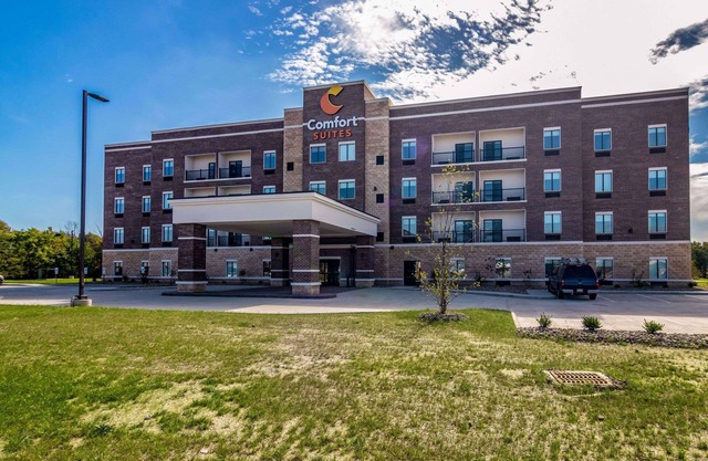 Comfort Suites Brunswick - Clevelend Southwest