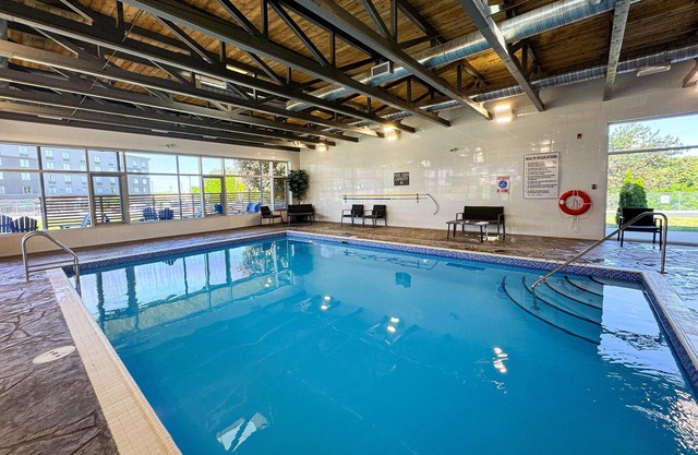 Comfort Suites Kingston Central