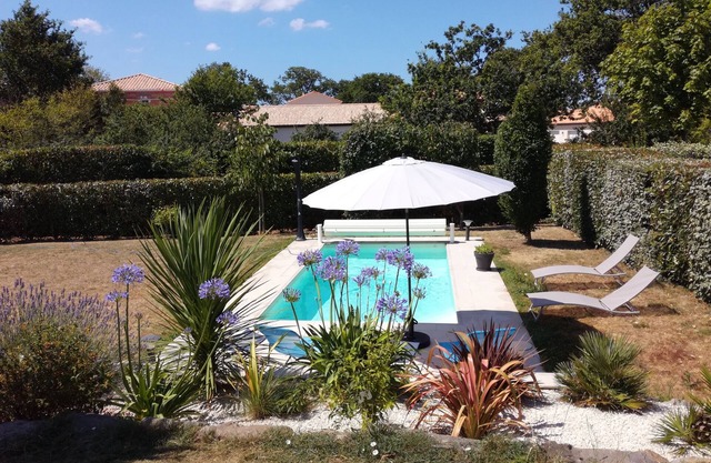 Comfortable family home, near beach, heated pool, large plot