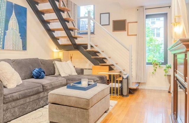 Comfortable 1 bedroom and 1.5 bath duplex apartment with terrace!