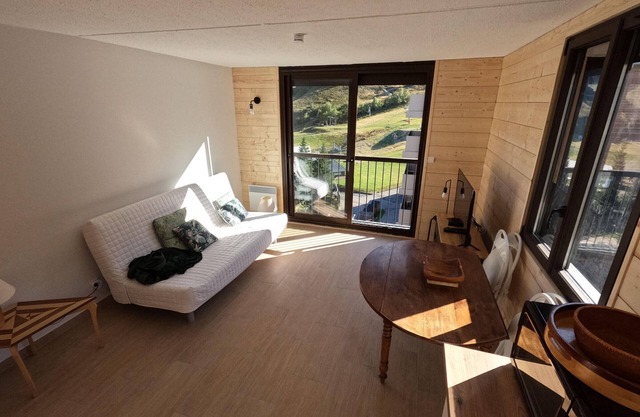 Comfortable 1BR in Agudes with elevator and equipped kitchen
