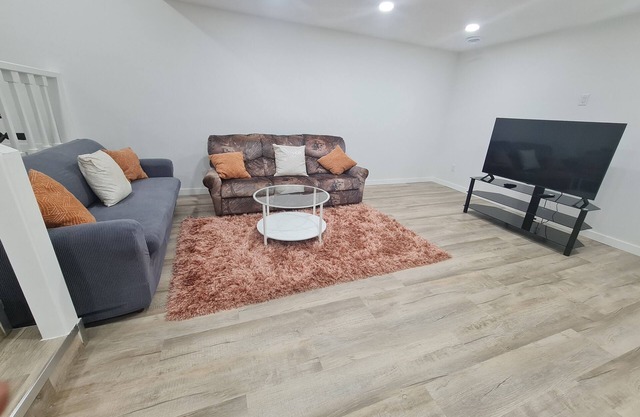 Comfortable 2-Bed Basement Suite | Easy Airport & City Access