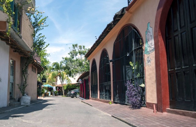 Comfortable 3-bedroom apartment just a few steps from the beach