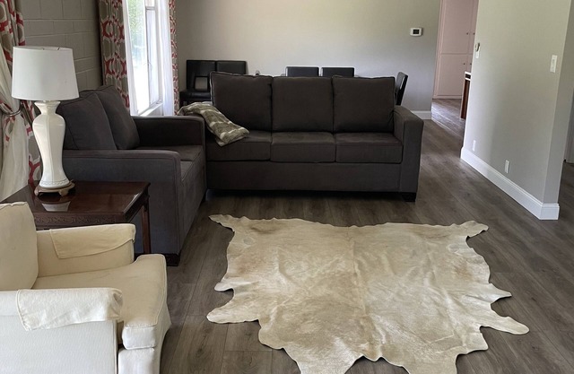 Comfortable 4/2 Country Home Lots of Parking -Close to Hwy 99 and 132