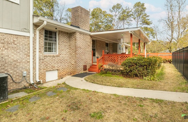 Comfortable 4BR w/ AC + Wi-Fi in Stone Mountain