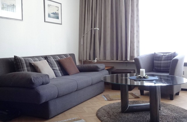 Comfortable apartment with pool and sauna 200m from the beach