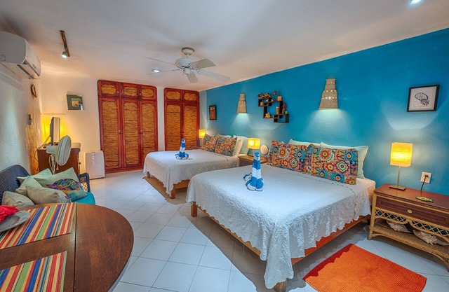 Comfortable and affordable studio, perfect for a couple! Beach access, AC!