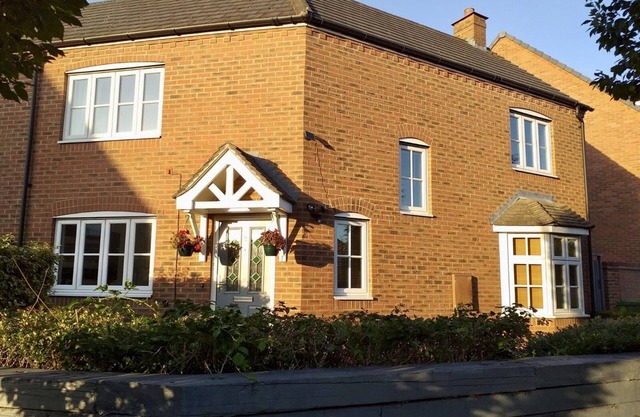 comfortable and stylish 4 BED HOUSE/NEC.SOLIHULL