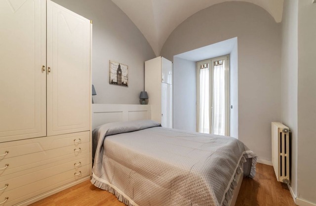 Comfortable apartment located on the ground floor of a building. Shared entrance with another apartment under our management.In 40 m2 of space it comfortably accommodates 2 people with a double bedroom.The property is located in an area well connected by