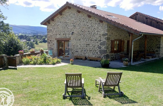 Comfortable cottage with sauna, fireplace, garden, near ski resort