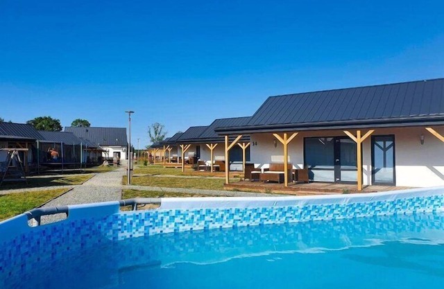 Comfortable cottages, Jezierzany