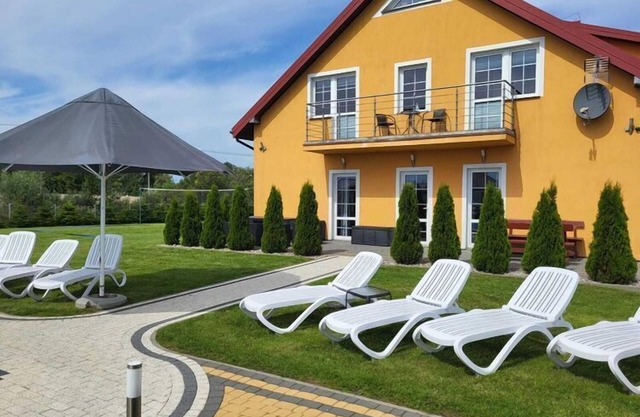 Comfortable ground floor apartment, summer pool