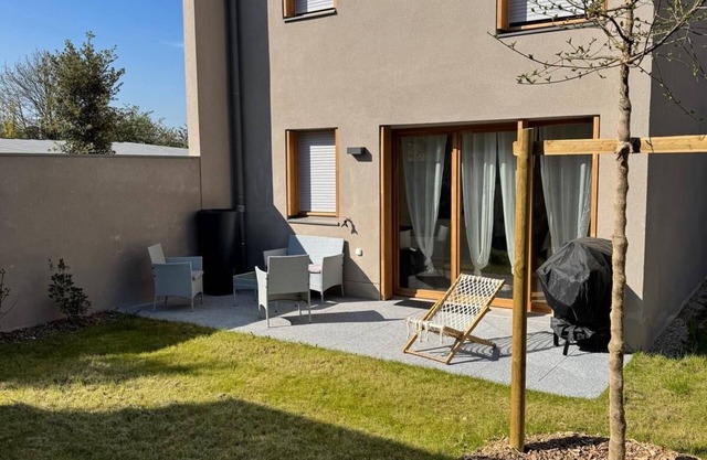 Comfortable house with garden 35 minutes from Paris