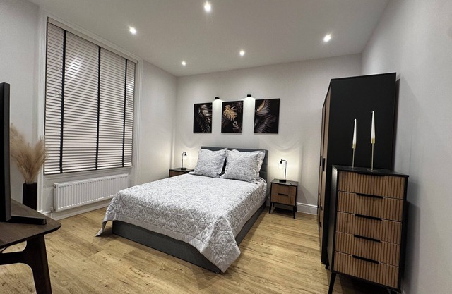 Comfortable Large Spacious Luxury Apartment close to Leicester Square/tourist