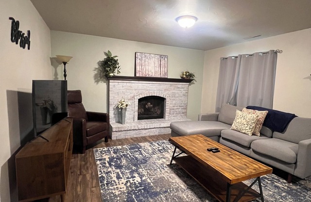 Comfortable Private Apartment — Minutes from Downtown Colorado Springs