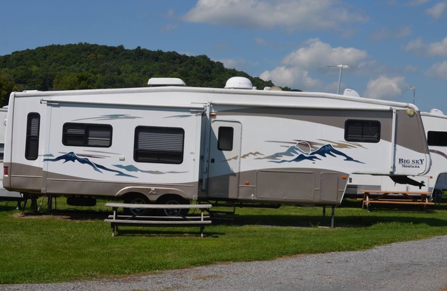 Comfortable RV located on a full service campsite in the Ciderhouse Campground