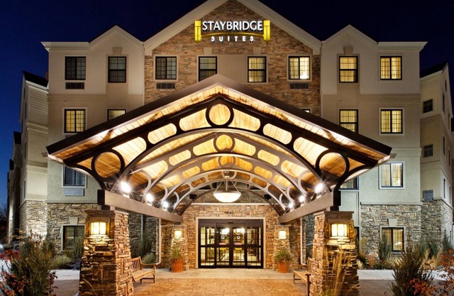 Comfortable Studio Suite in Rossford | Shared Indoor Pool + FREE Breakfast!