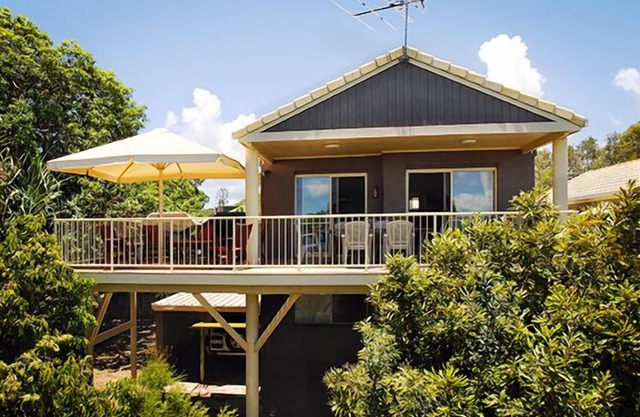 Comfortable unit within a short stroll of Cylinder and Deadmans Beaches.