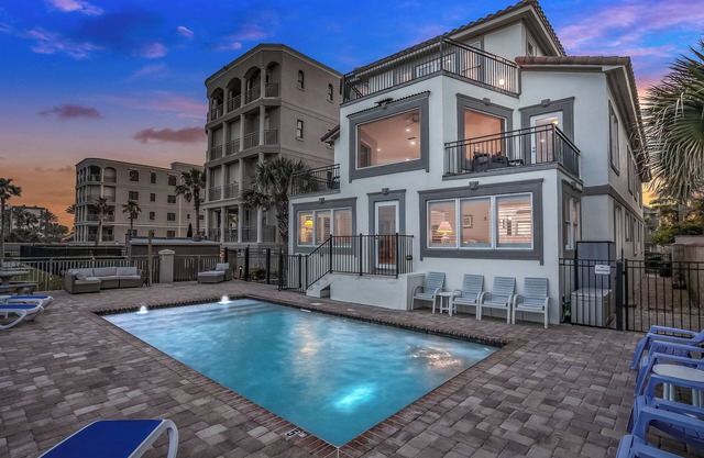 Comfortable Huge Beach House – Centrally located nearby SHOPS, SIP & Restaurants