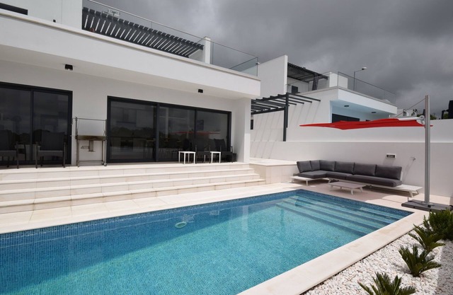 Comfortable villa in Coto with swimming pool