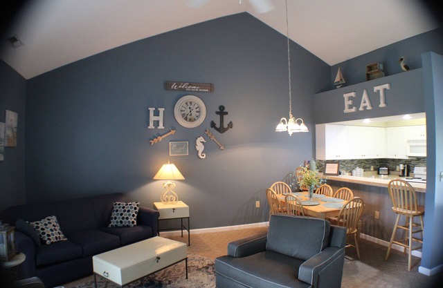 Comforts of Home Sweet Home! Close to Beaches!