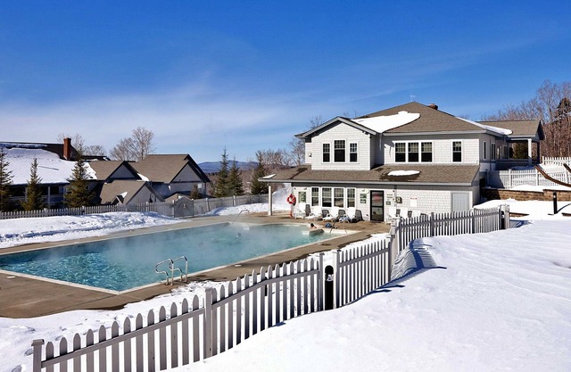 Comfy 2BR Condo near Skiing and Hiking Trails