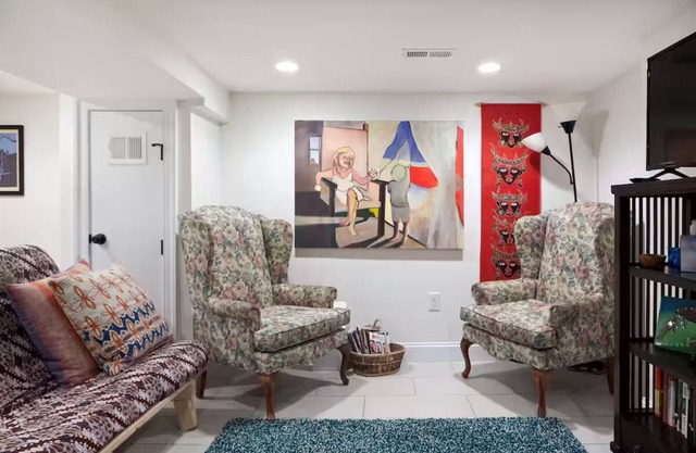 Comfy, clean one-bedroom unit in Columbia Heights