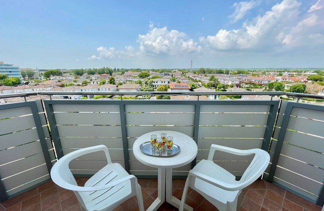 Comfy flat with balcony-Beahost