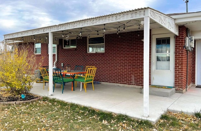 Comfy Home-2 Kitchens-15 min to Downtown