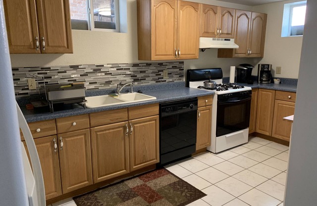 Comfy home; close to downtown, CO College & I-25