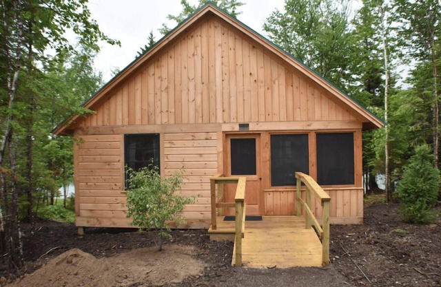 Comfy Lakeside Cabin: All Meals, Canoes, & Kayaks Included, Shared Sauna