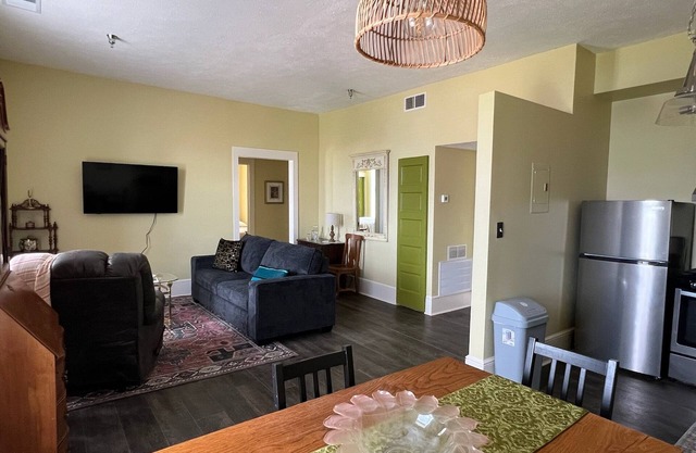 Comfy loft with views of Ashtabula River! In the center of Bridge Street!