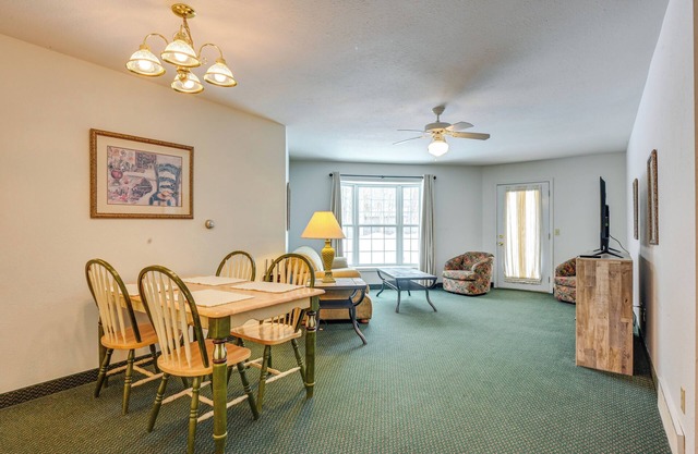 Community Pool & Hot Tub: Pigeon Condo Near Beach