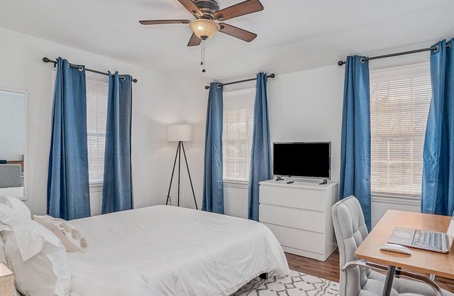 ☆Commuter's Cottage | Old Town | Kid + Pet Friendly☆