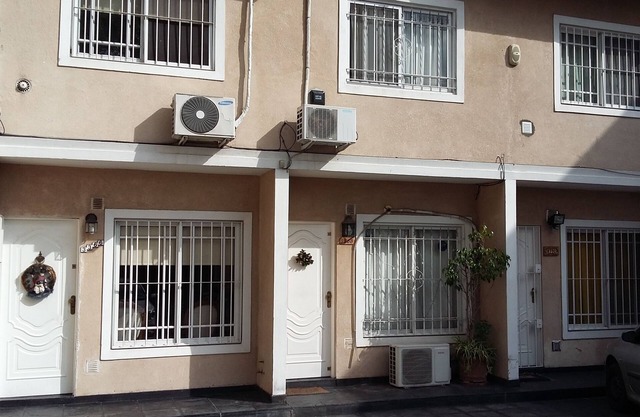 Comodo Duplex con 2 cocheras