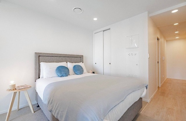 Compact but have'em all 1-bedroom studio in CBD