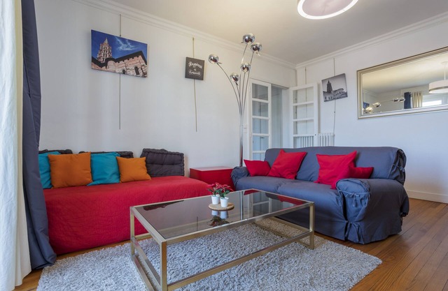 Compans airport shuttle congress center