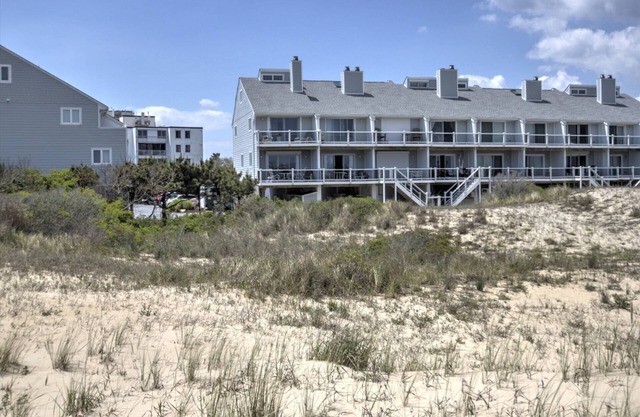 Complete Renovation, Gorgeous Ocean View, Steps to the Beach, Free Activities Inc. Golf & More