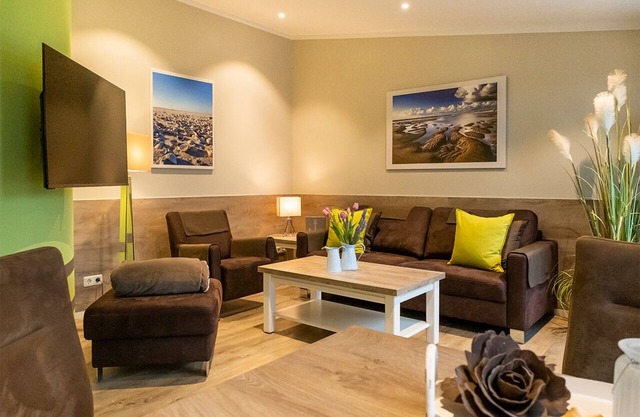 Completed in early 2017, this 80 sqm penthouse apartment in Norddeich's prime location is certainly one of the most beautiful (vacation) apartments on the entire North Sea coast. The apartment has an exceptionally.