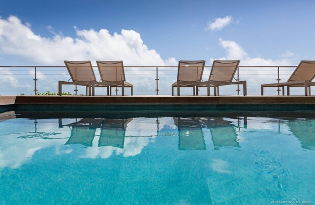 *Complimentary Concierge Included * Casa Azul - 3 Bedroom villa with sea views