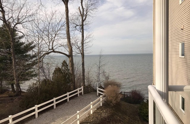 Condo at Lake Erie Vista, Unit 201 - Private Beach, Balcony, Pool