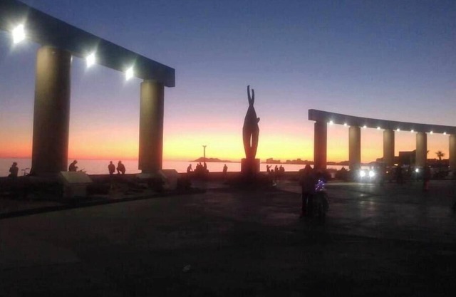 Condo Mirador with Rooftop Ramada Near Sea of Cortéz, El Malecon, and Manny's.