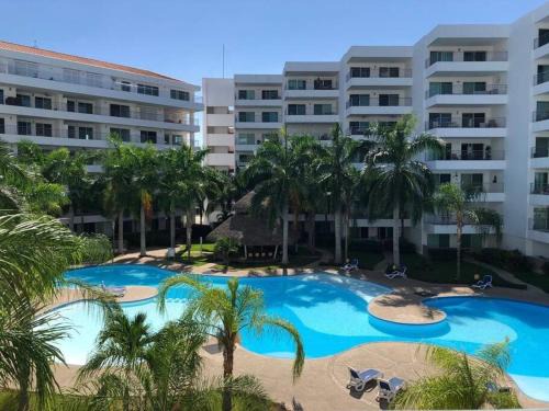 Condominio c/alberca y vista a Marina Mazatlán