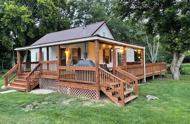 Confluence Cabin Grafton, IL