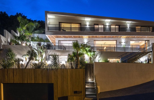 Contemporary villa with panoramic sea view and heated pool