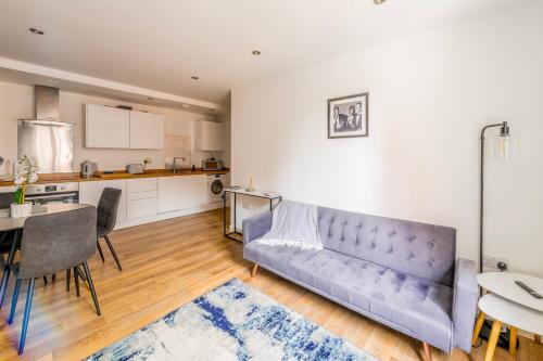 Contemporary Abbey Yard by Prescott Apartments