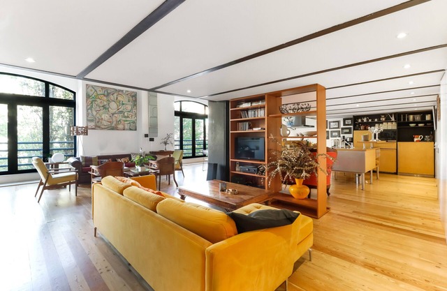 Contemporary and Artsy Loft in Lisbon city center.