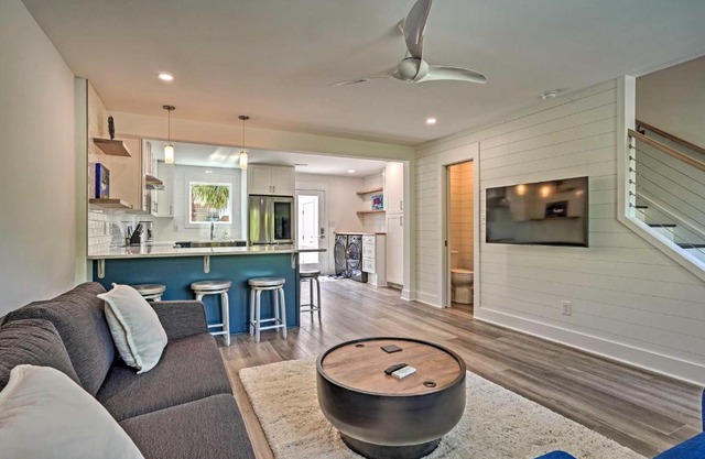 Contemporary Mount Pleasant Townhome Near Coast!